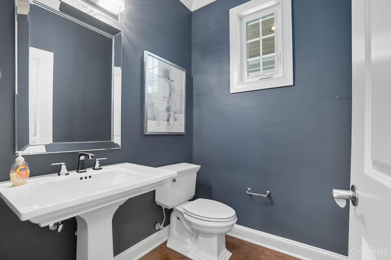 3633 Stettinius Avenue