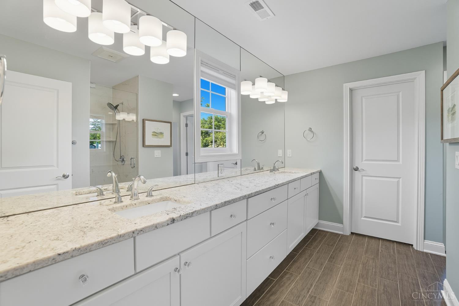 3633 Stettinius Avenue