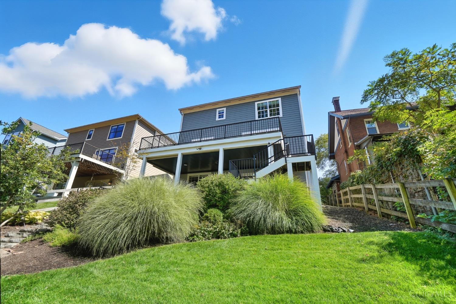 3633 Stettinius Avenue