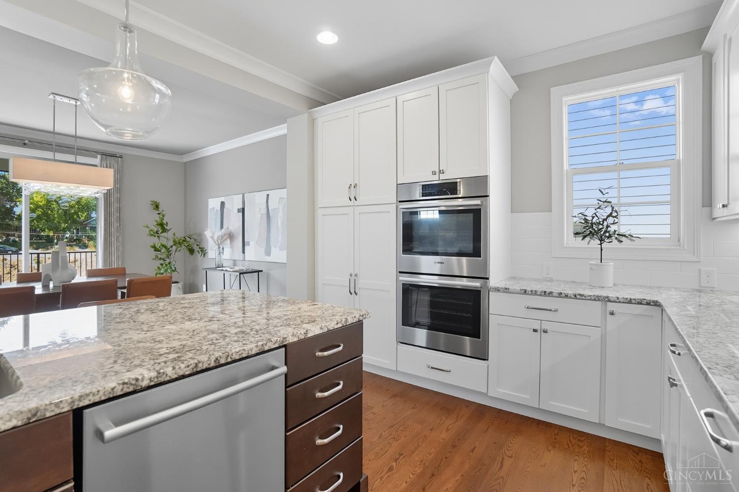 3633 Stettinius Avenue