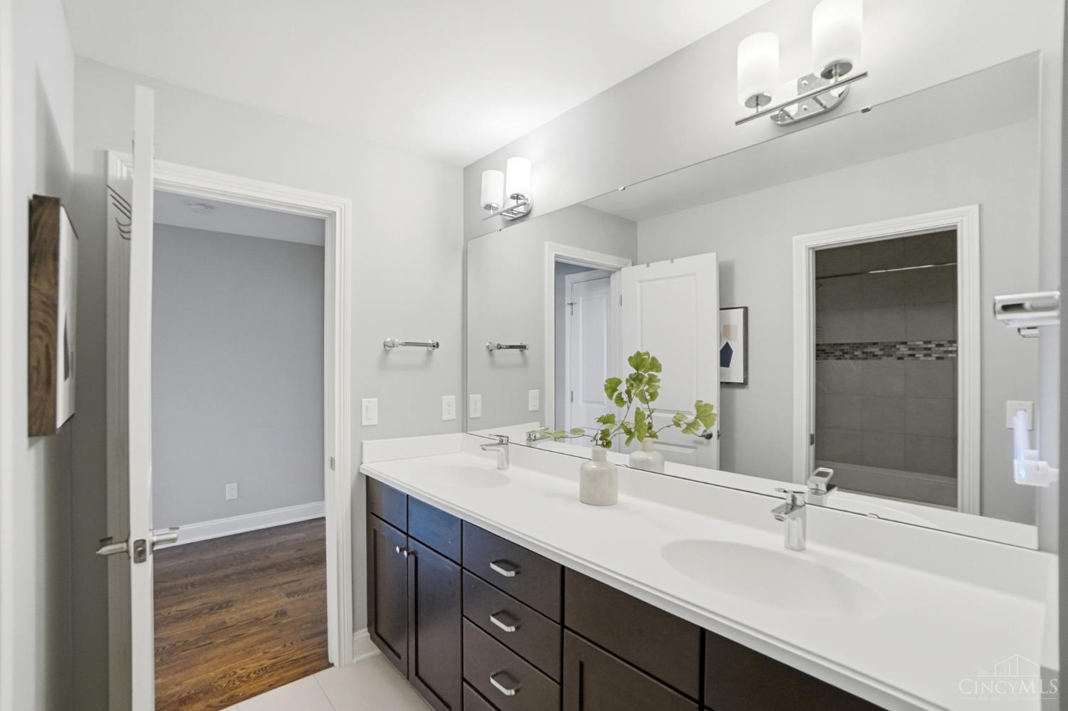 3633 Stettinius Avenue