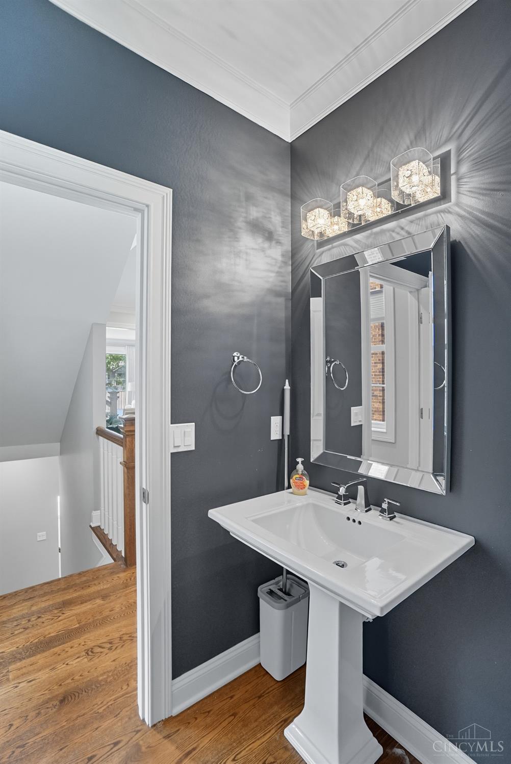 3633 Stettinius Avenue