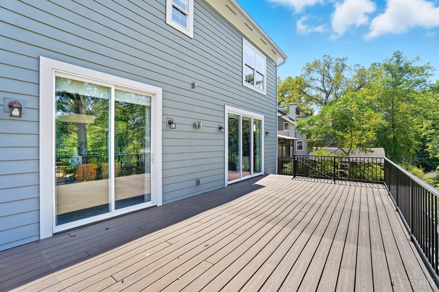 3633 Stettinius Avenue