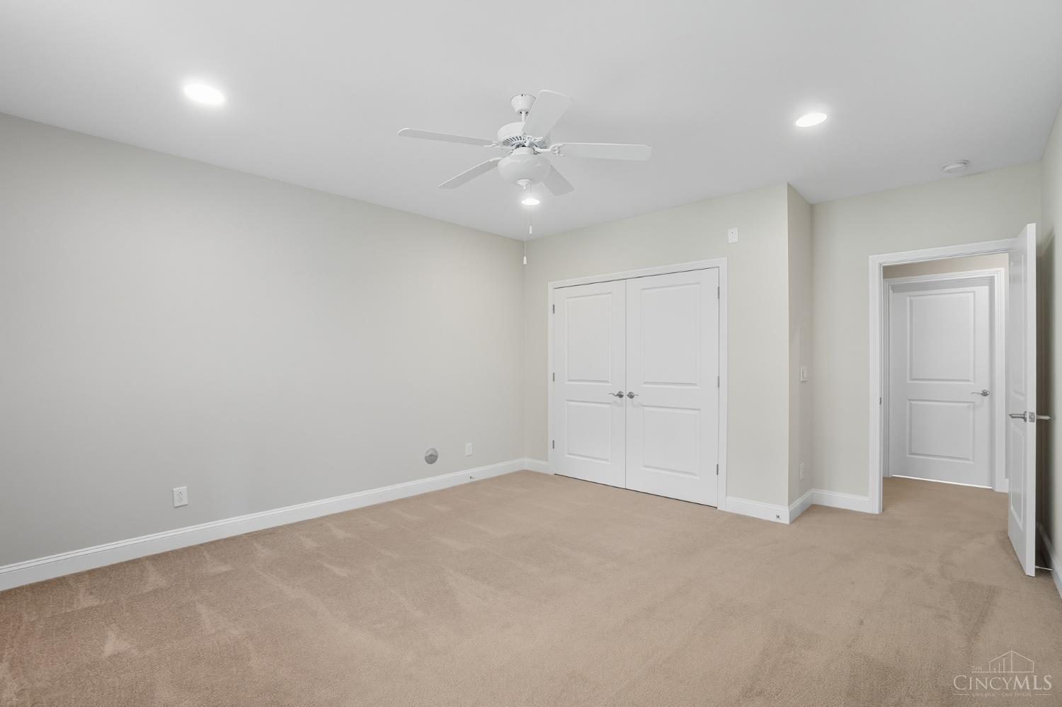 3633 Stettinius Avenue