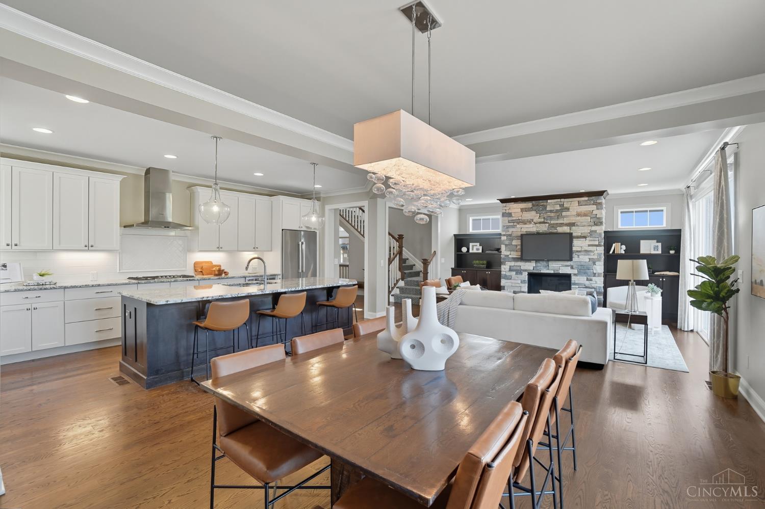 3633 Stettinius Avenue