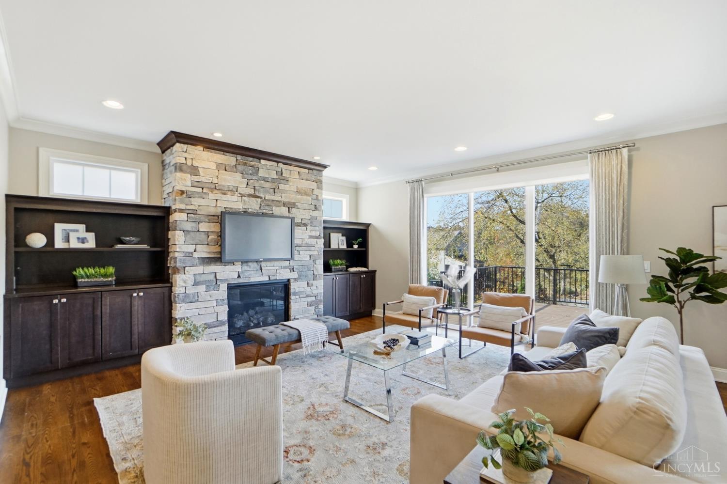 3633 Stettinius Avenue