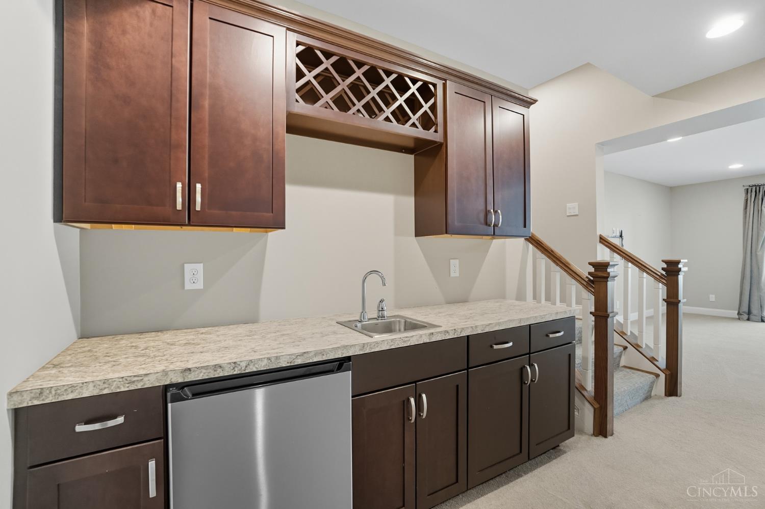 3633 Stettinius Avenue