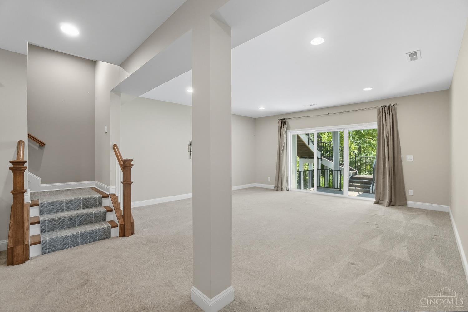 3633 Stettinius Avenue