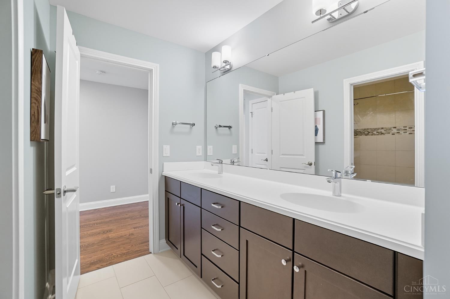 3633 Stettinius Avenue