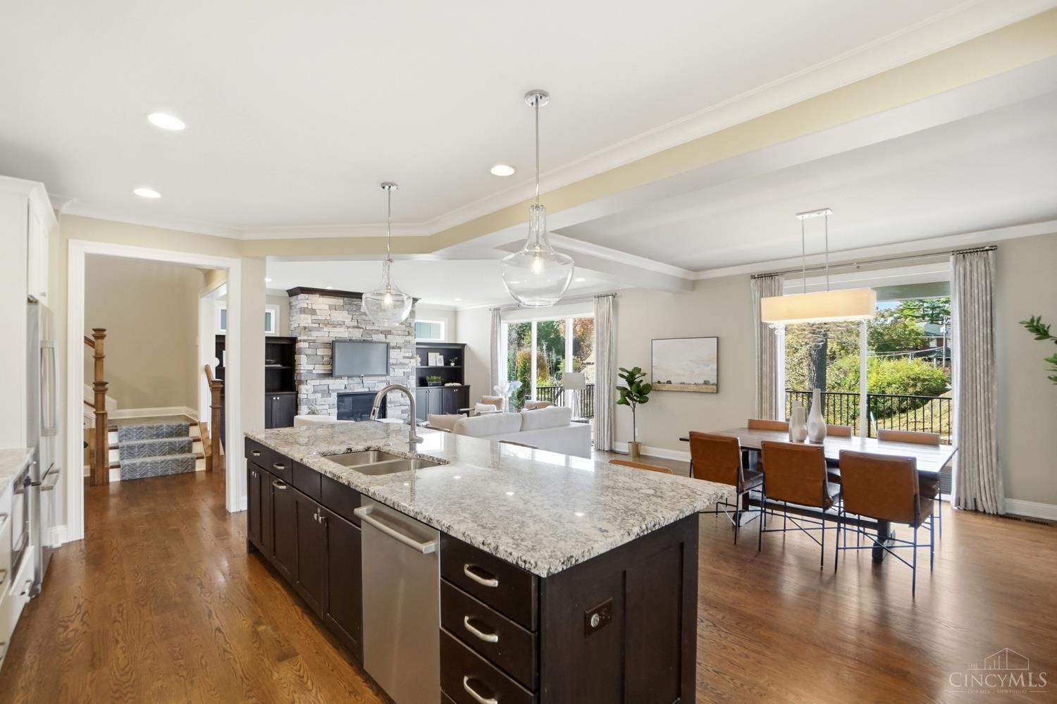 3633 Stettinius Avenue