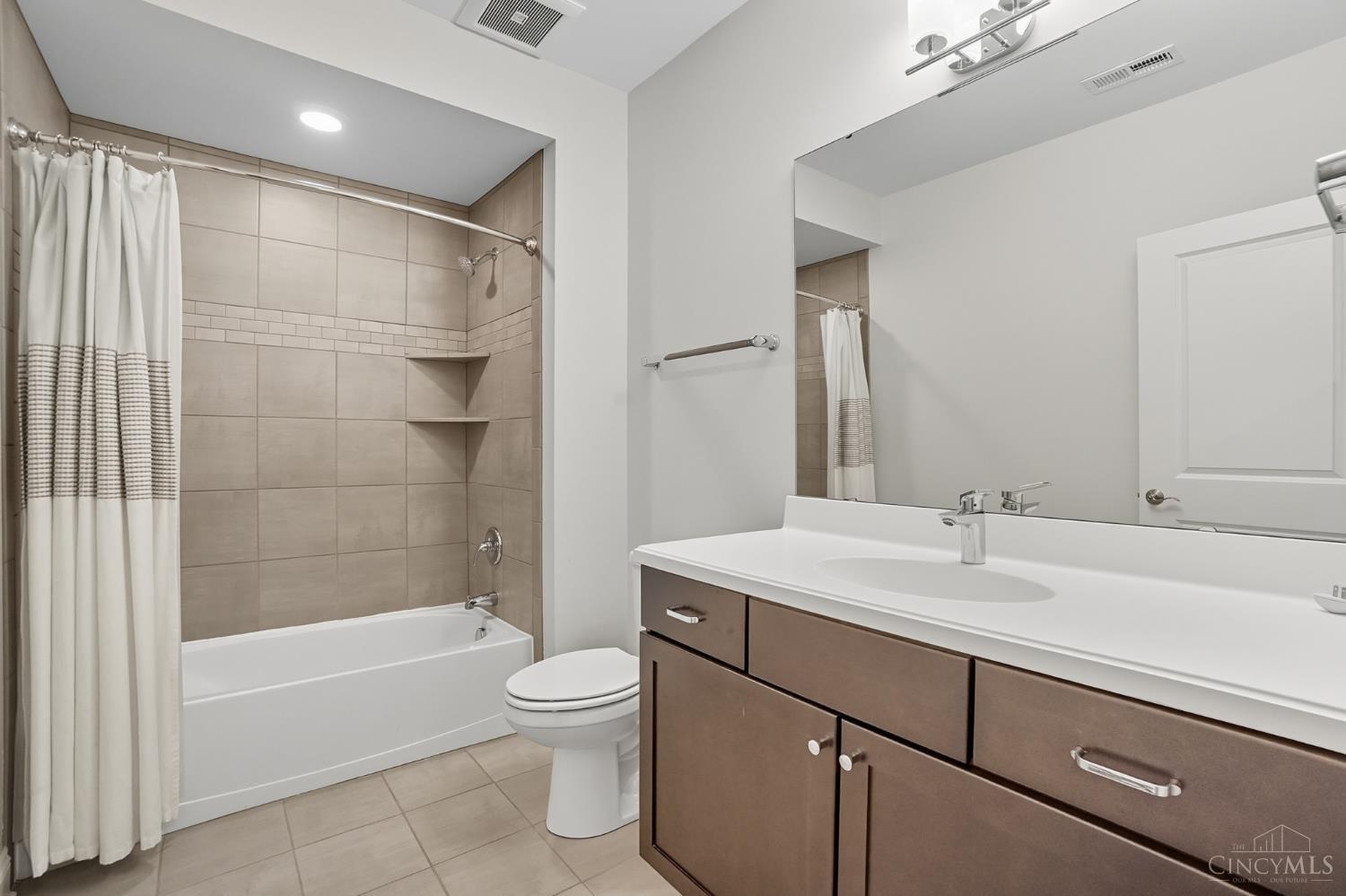 3633 Stettinius Avenue