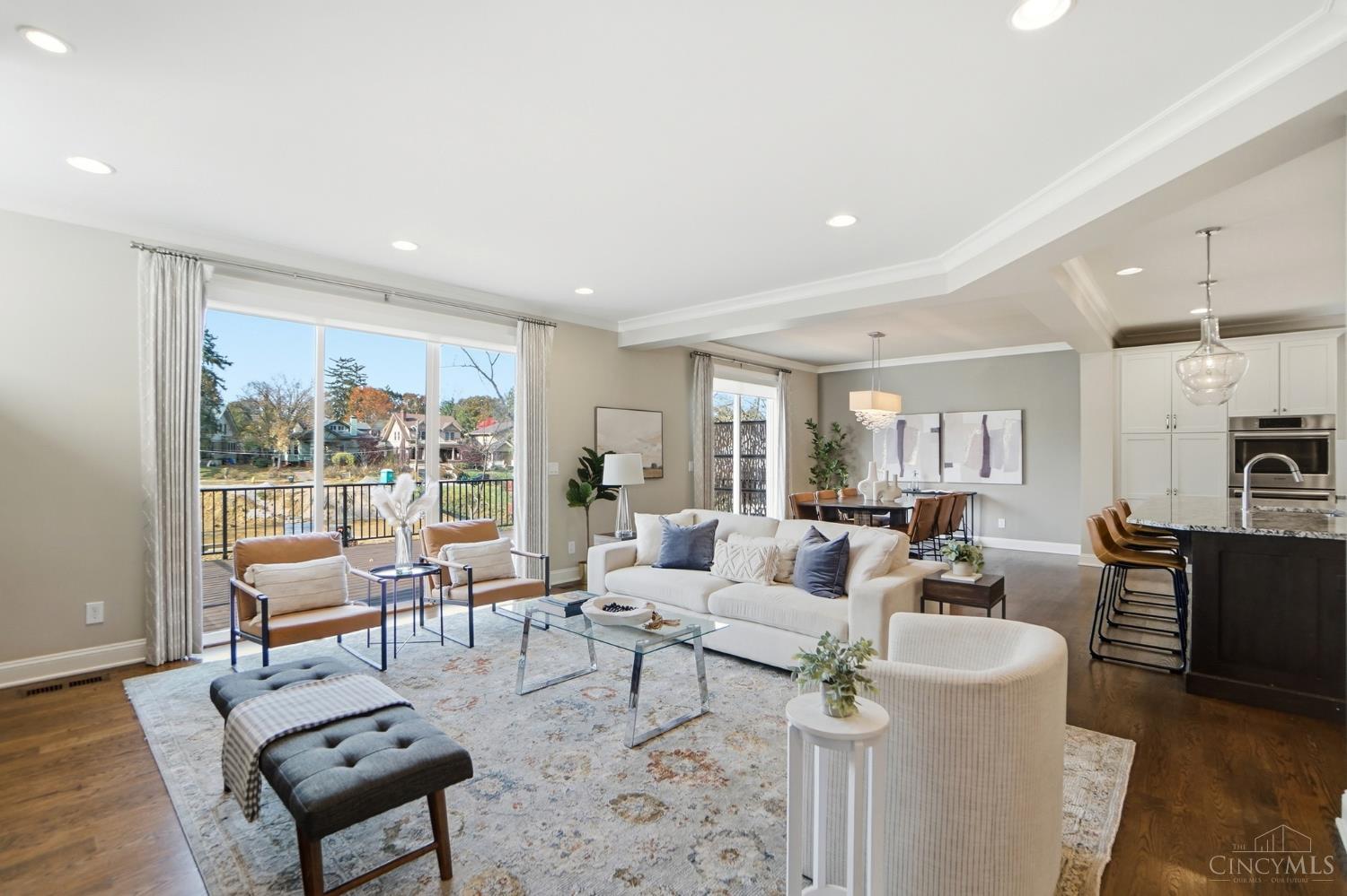 3633 Stettinius Avenue