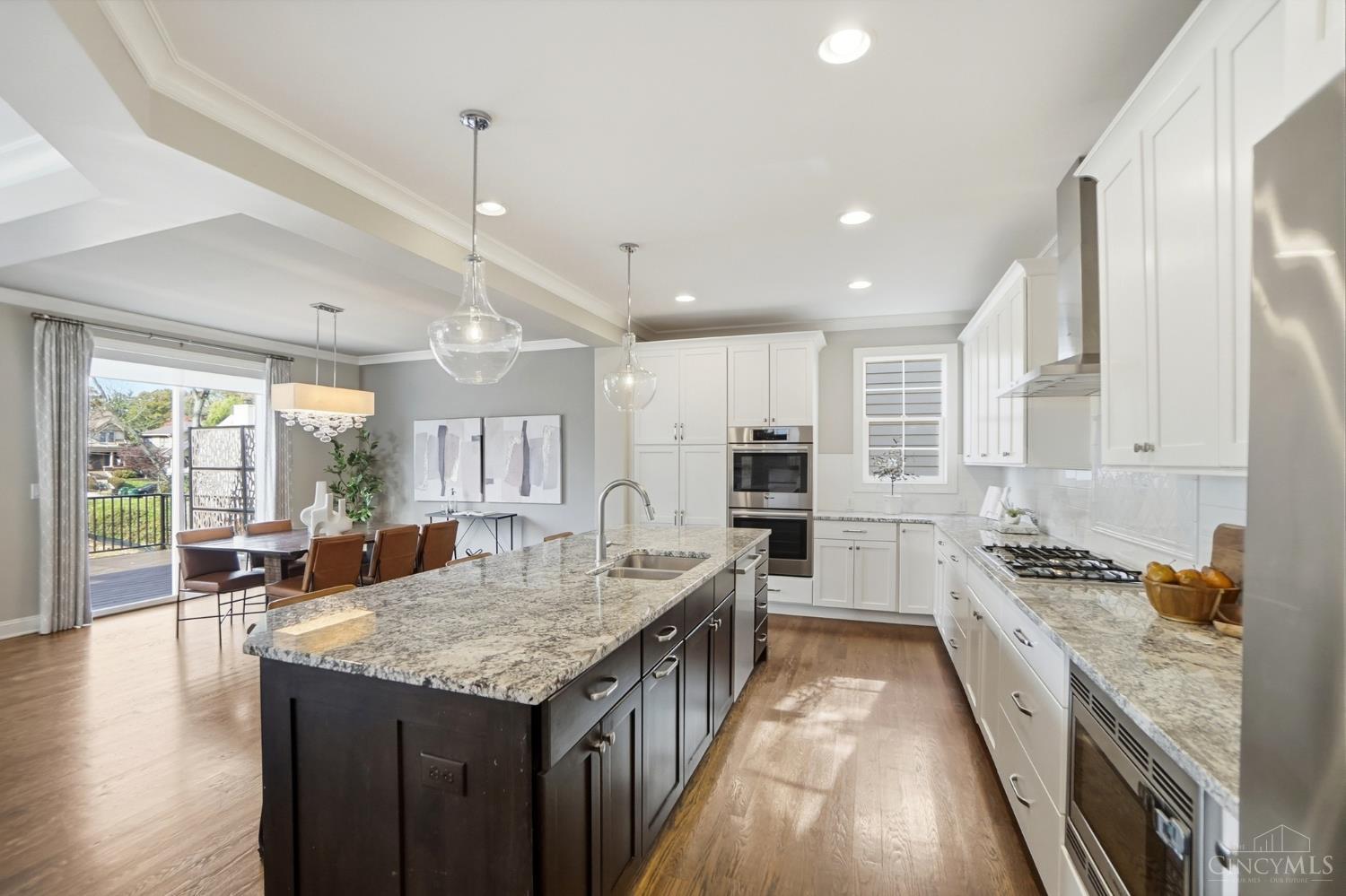 3633 Stettinius Avenue