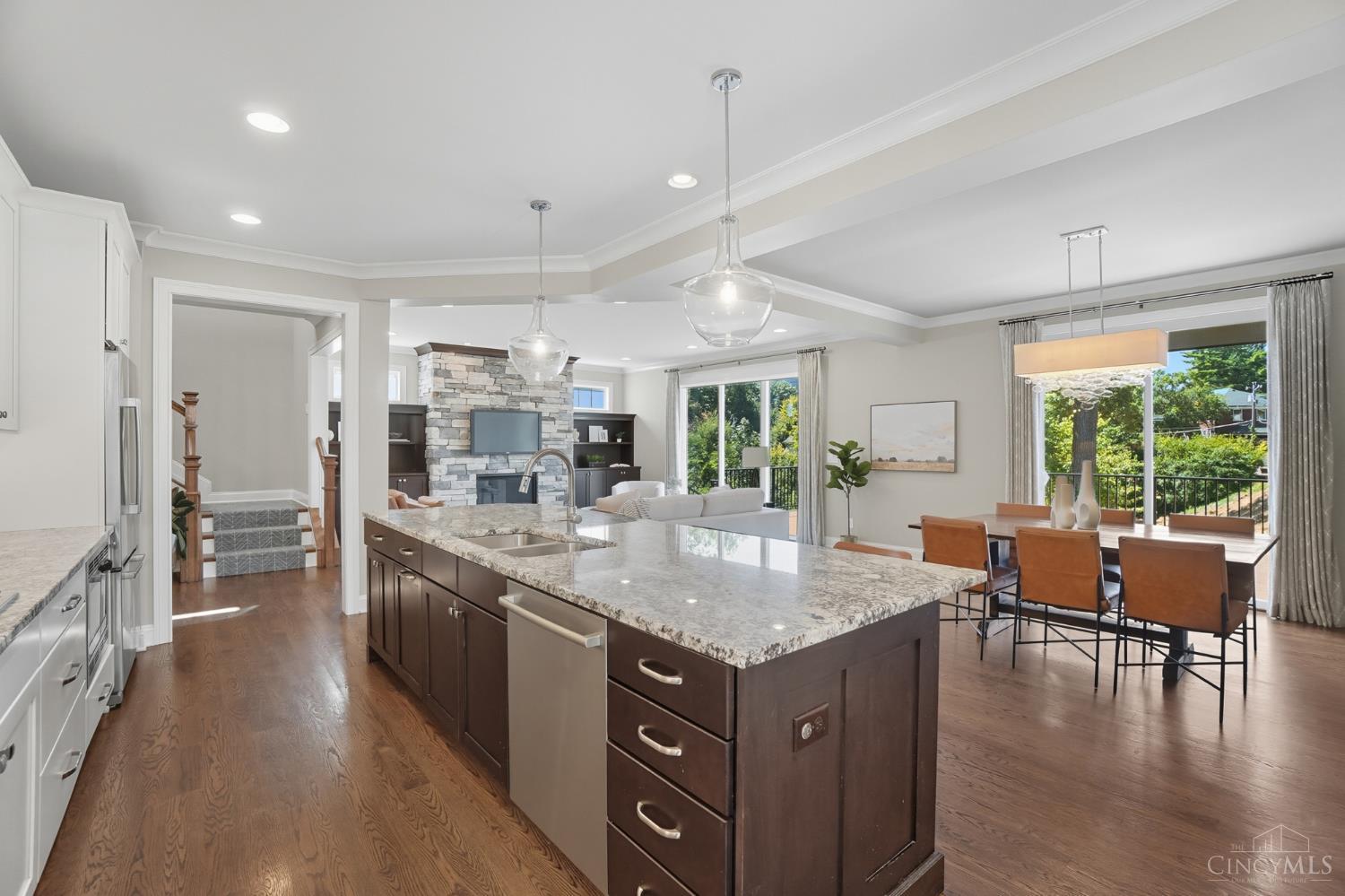 3633 Stettinius Avenue