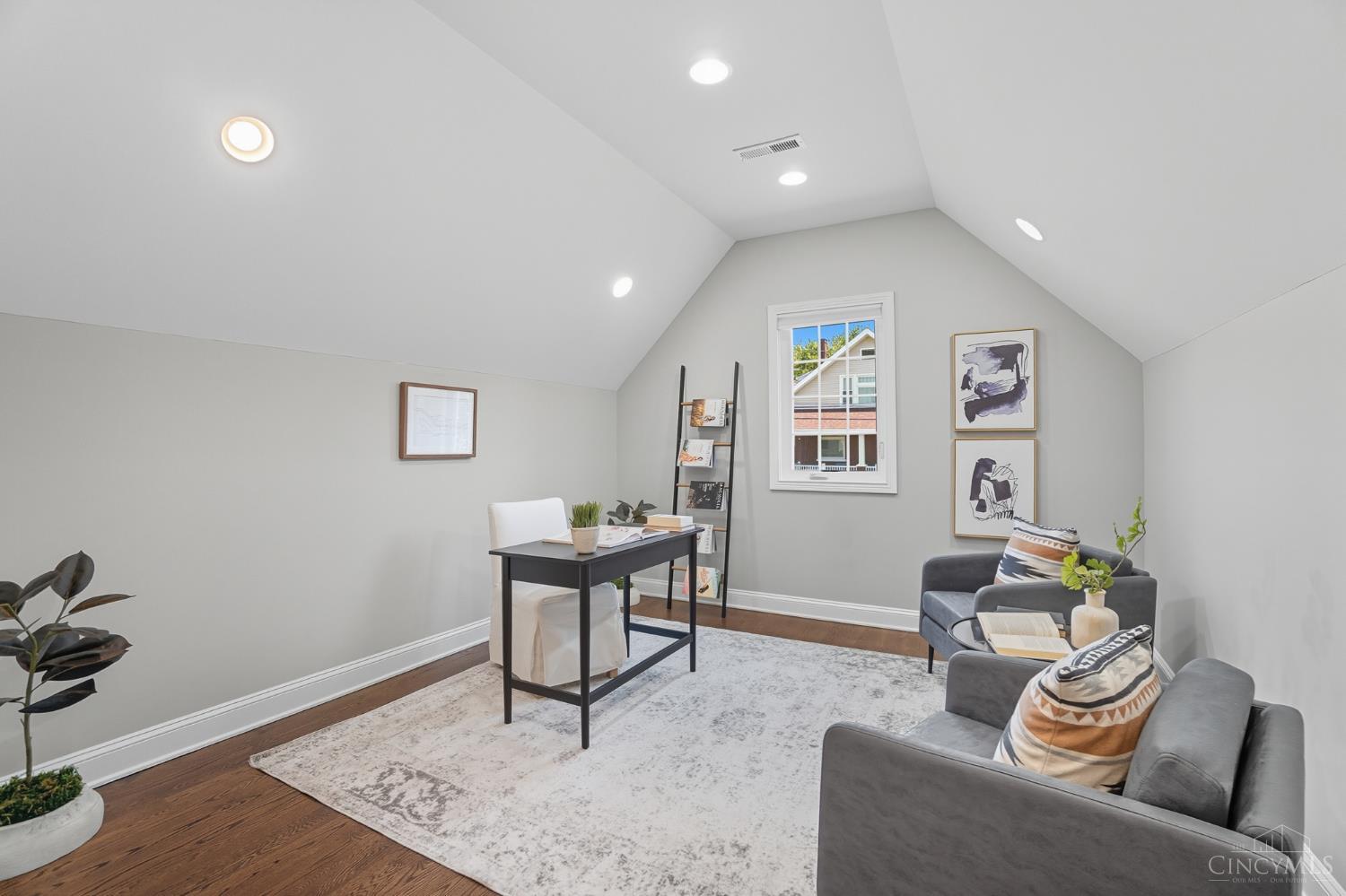 3633 Stettinius Avenue