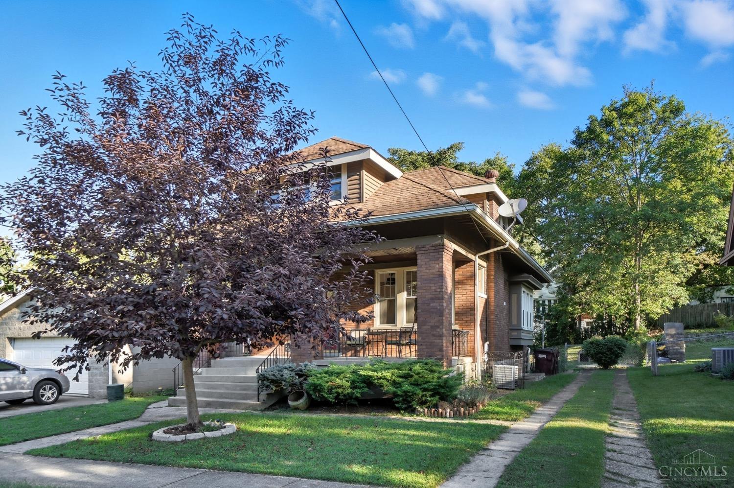 2562 Irving Place