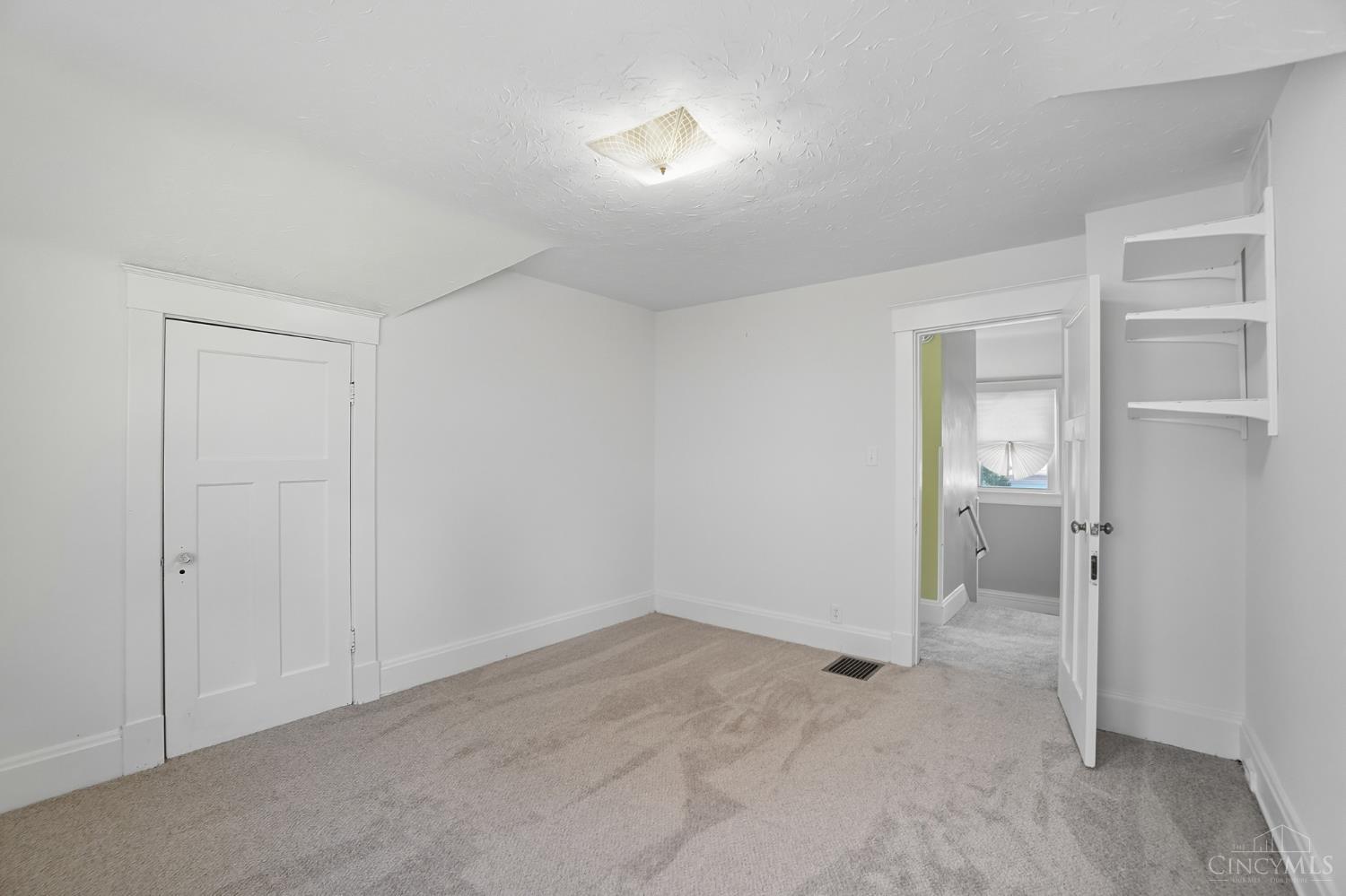 2562 Irving Place