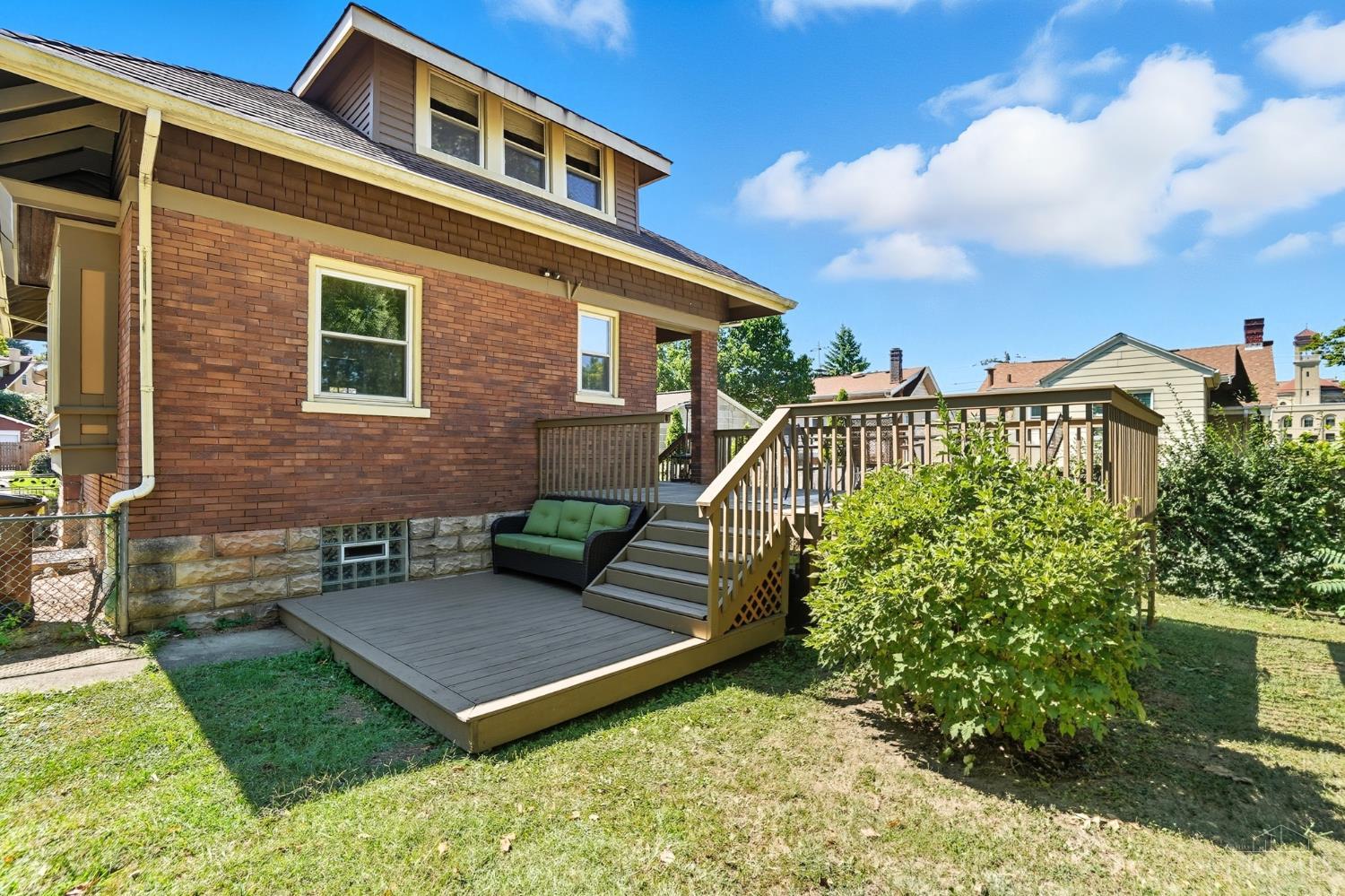 2562 Irving Place
