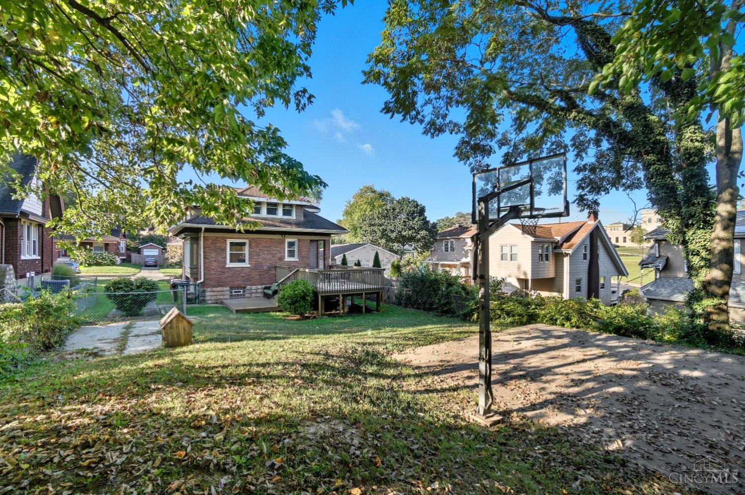 2562 Irving Place