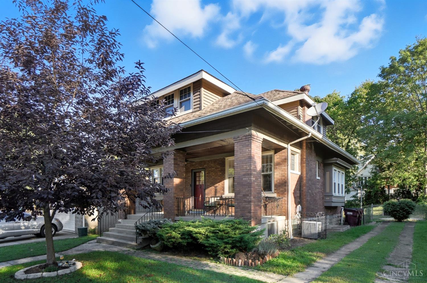 2562 Irving Place