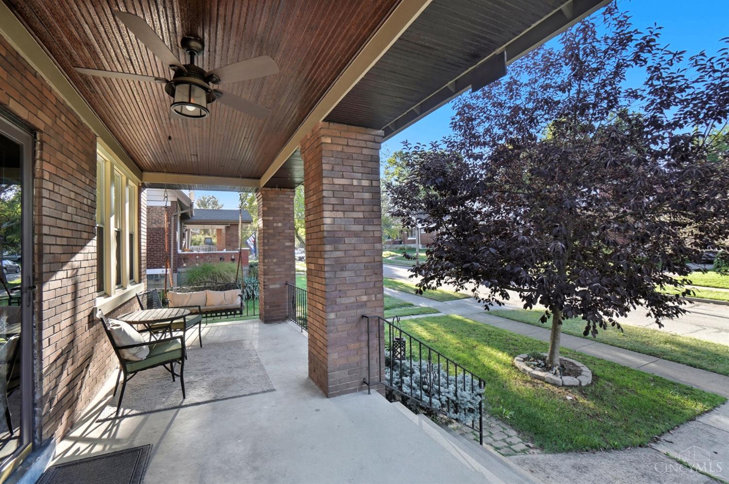 2562 Irving Place