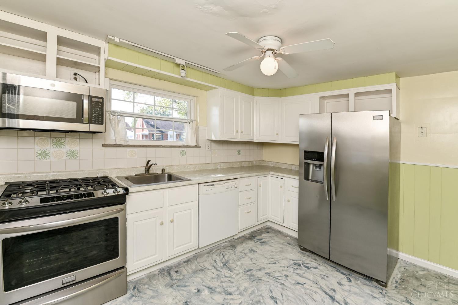 1842 Centerridge Avenue