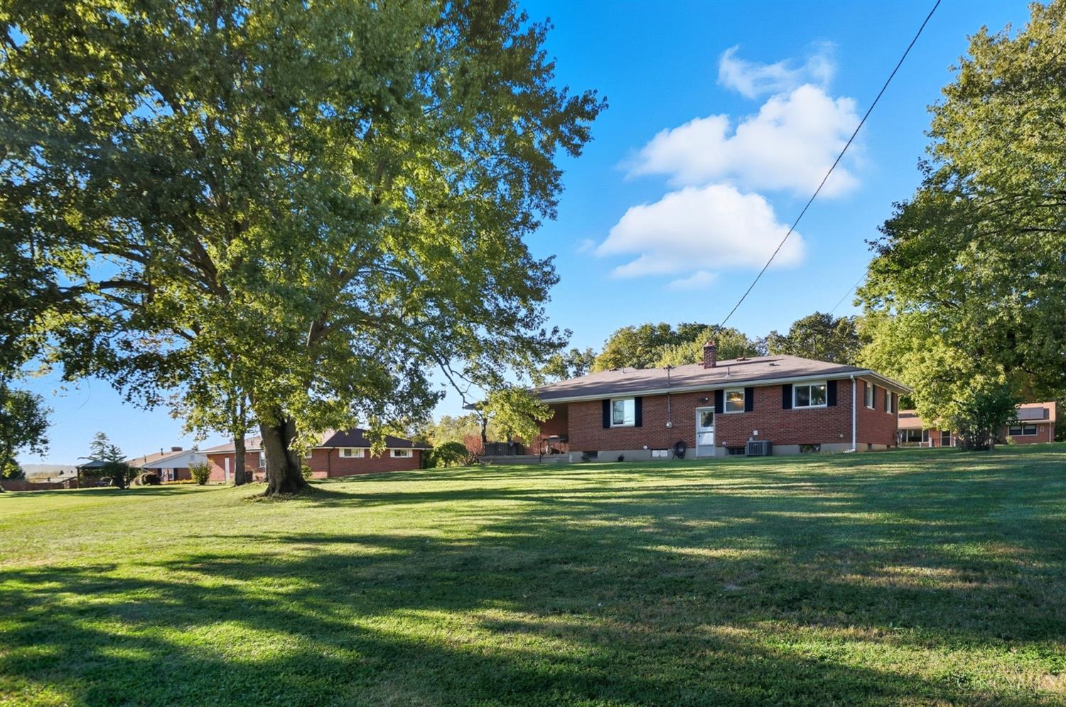 2531 W Columbus Drive