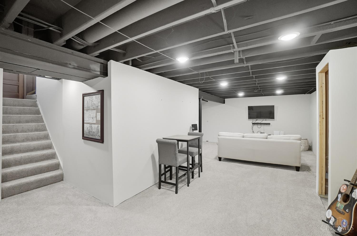 2531 W Columbus Drive