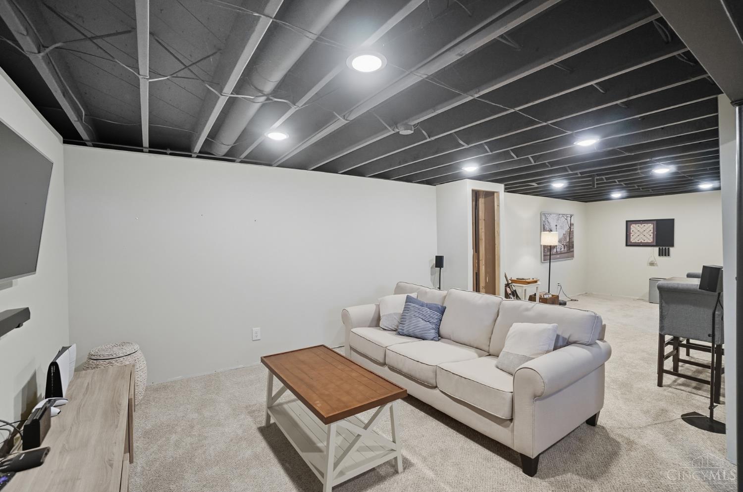 2531 W Columbus Drive