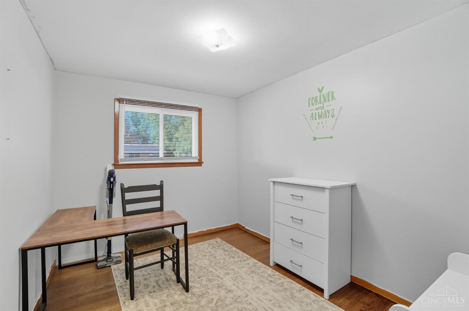 2531 W Columbus Drive