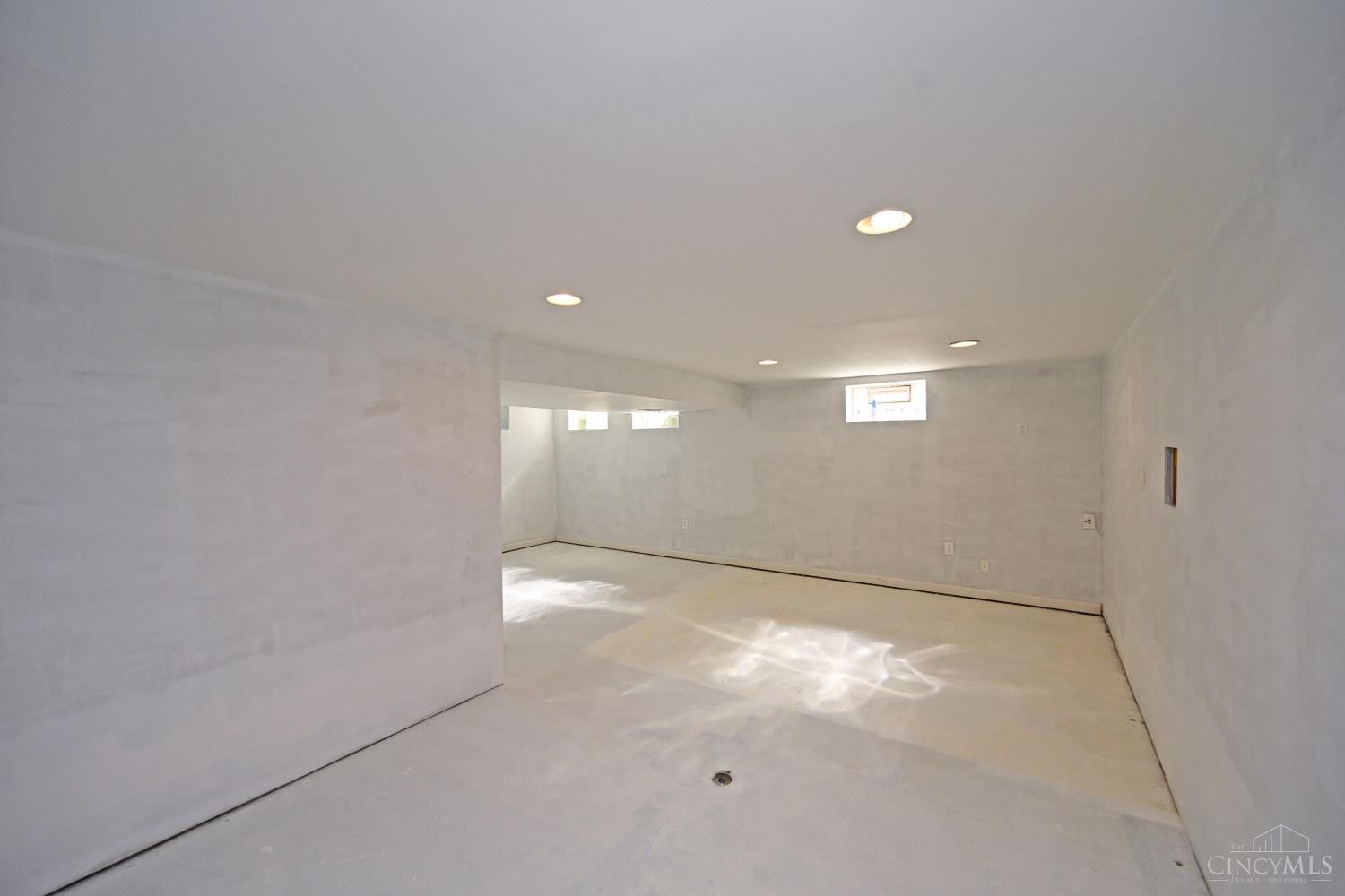 1596 Pinebluff Lane