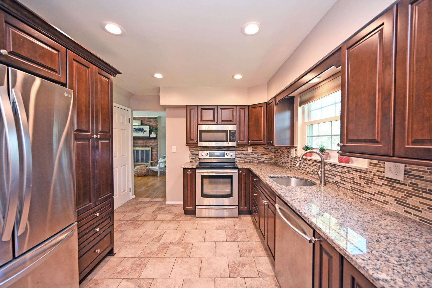 1596 Pinebluff Lane