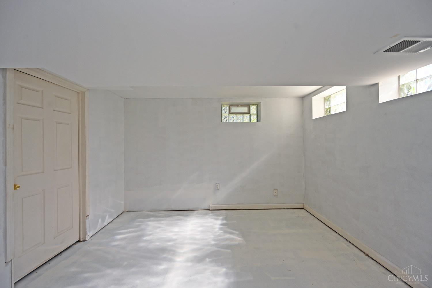 1596 Pinebluff Lane