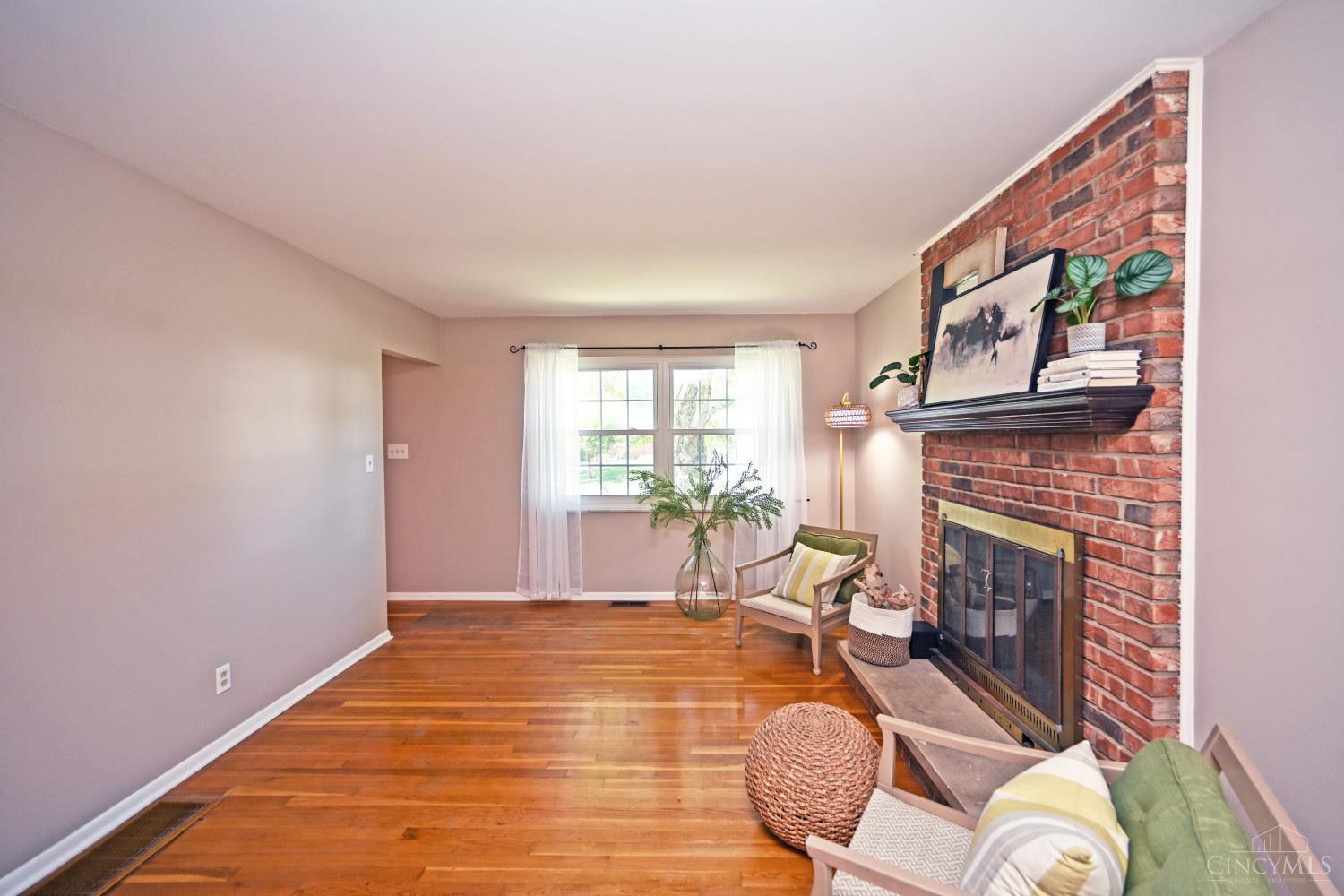 1596 Pinebluff Lane