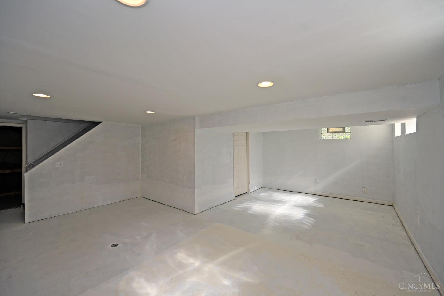 1596 Pinebluff Lane