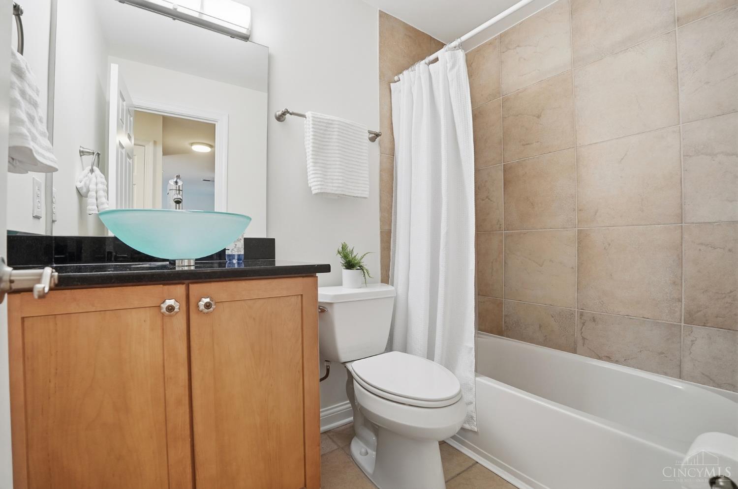 3646 Ashworth Drive 102