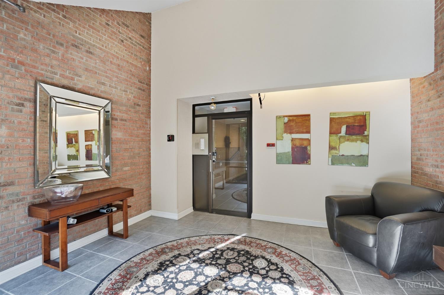 3646 Ashworth Drive 102