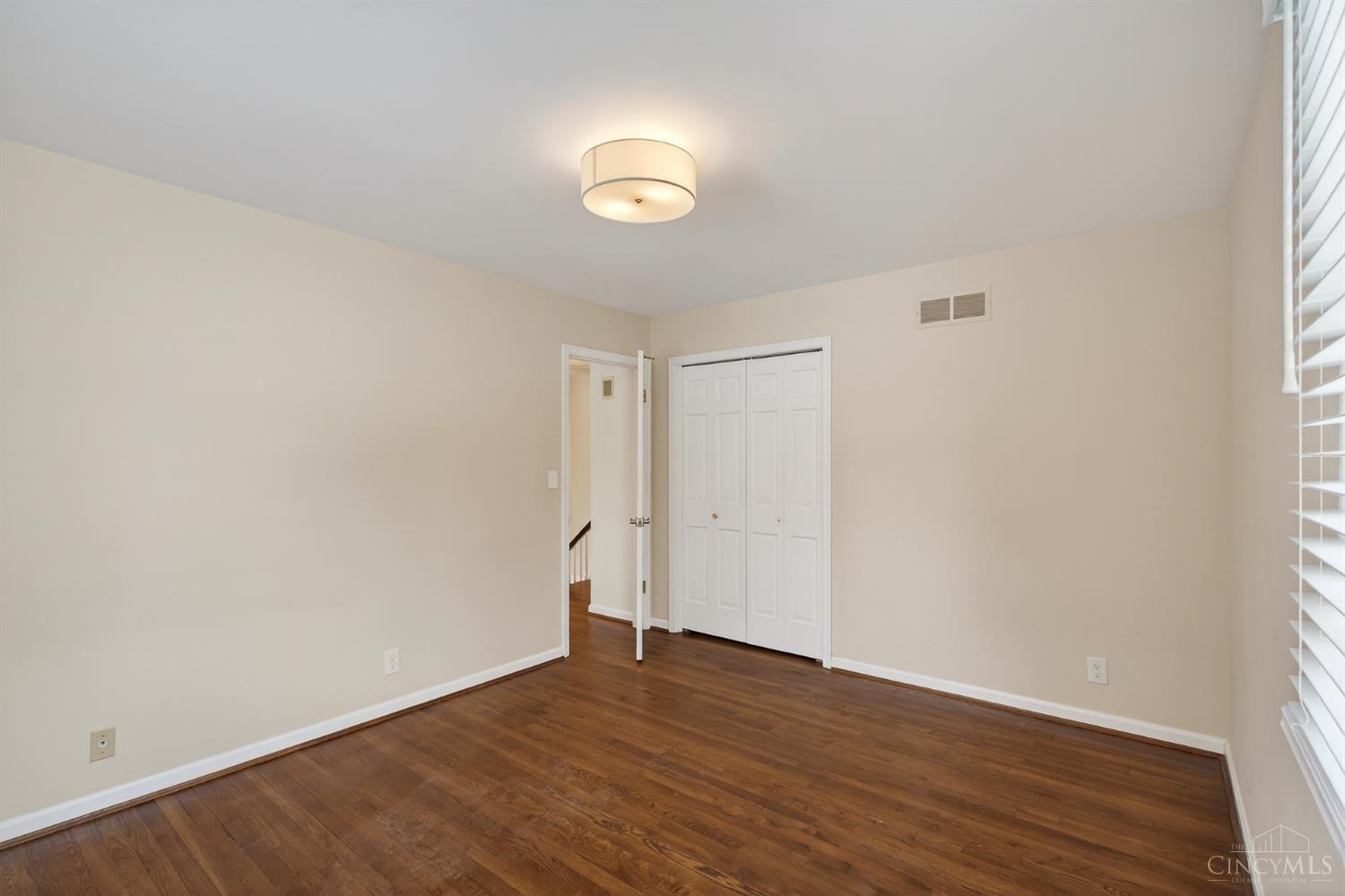 987 Chesterton Way