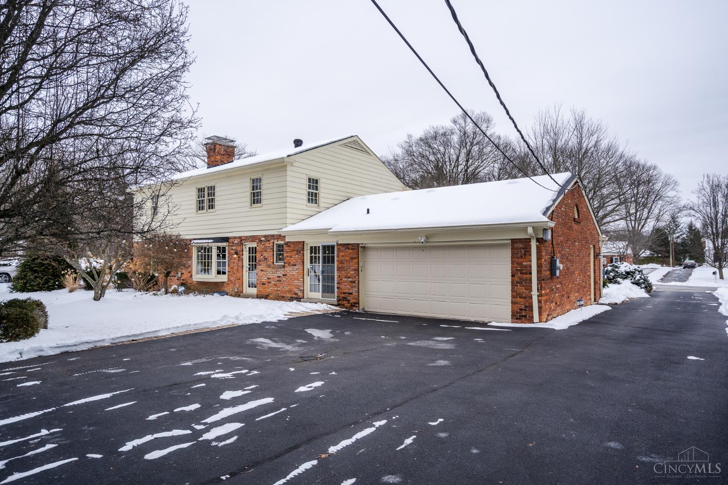 987 Chesterton Way
