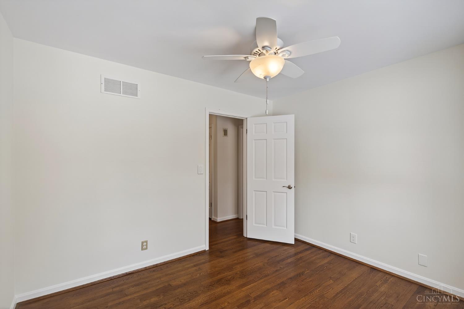 987 Chesterton Way