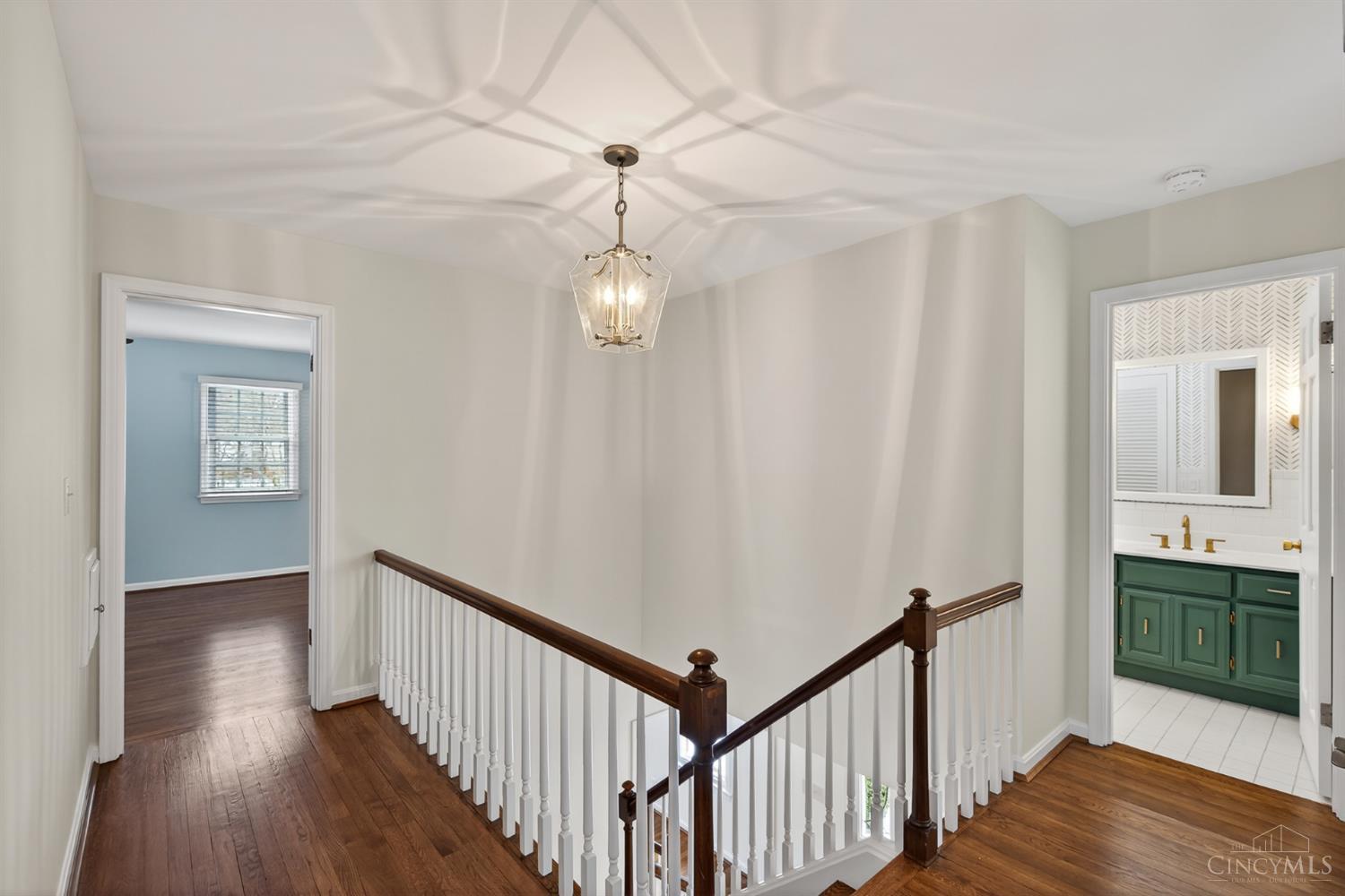 987 Chesterton Way