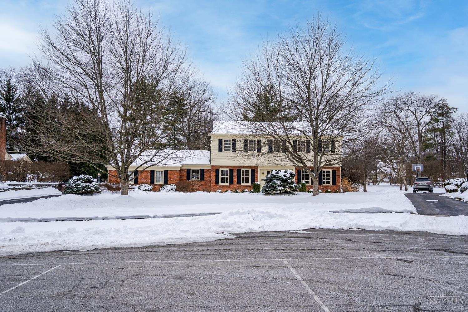 987 Chesterton Way