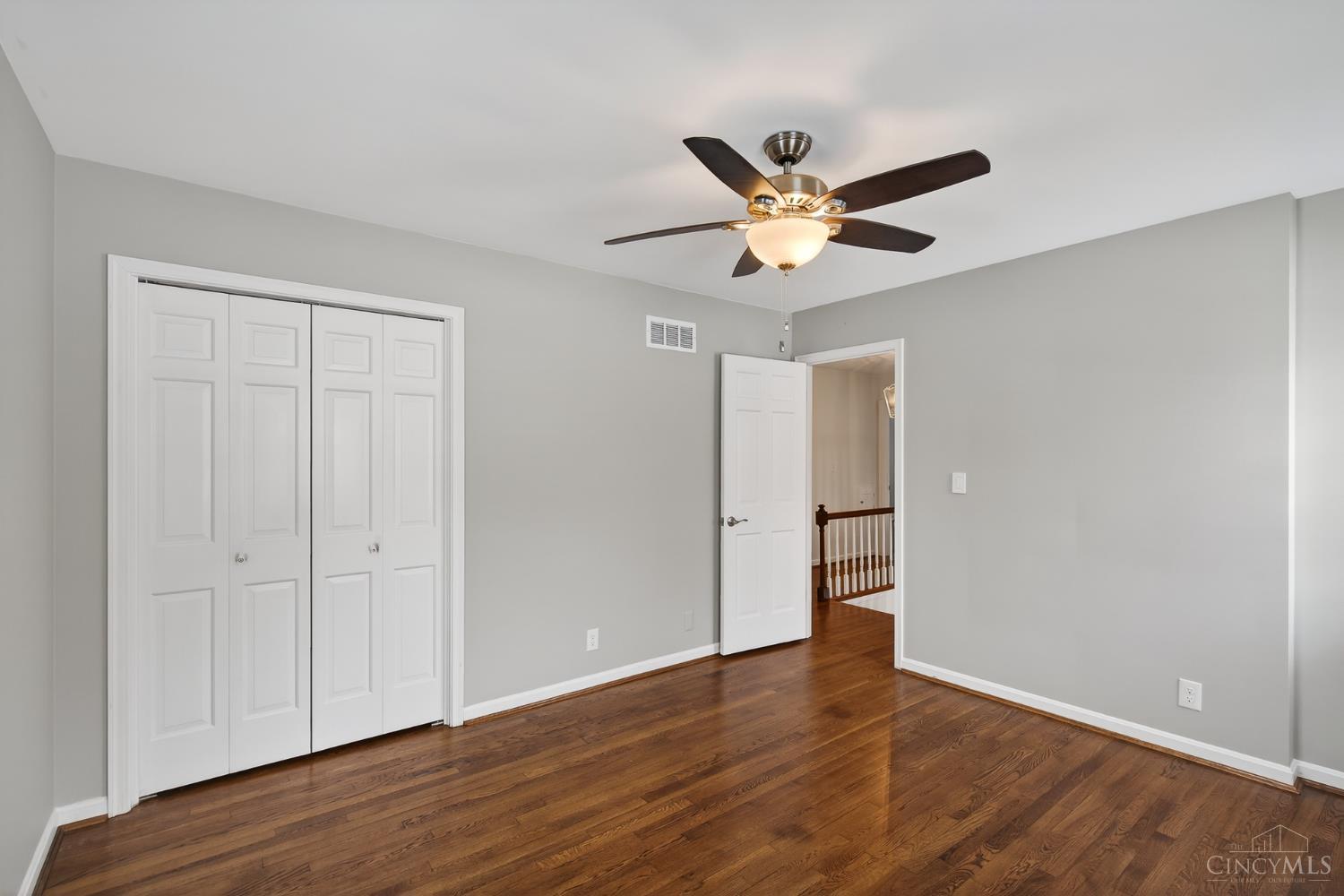 987 Chesterton Way
