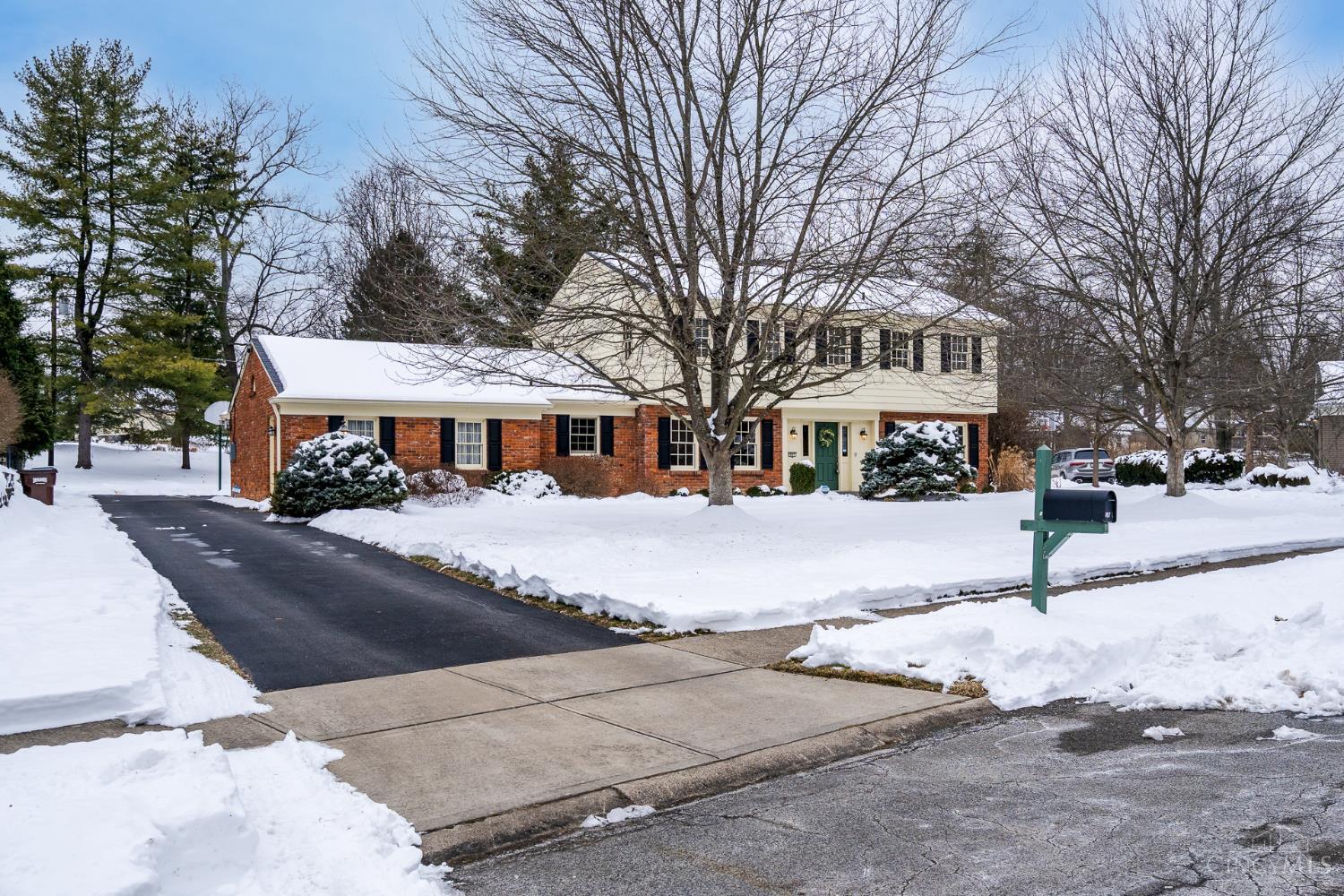 987 Chesterton Way