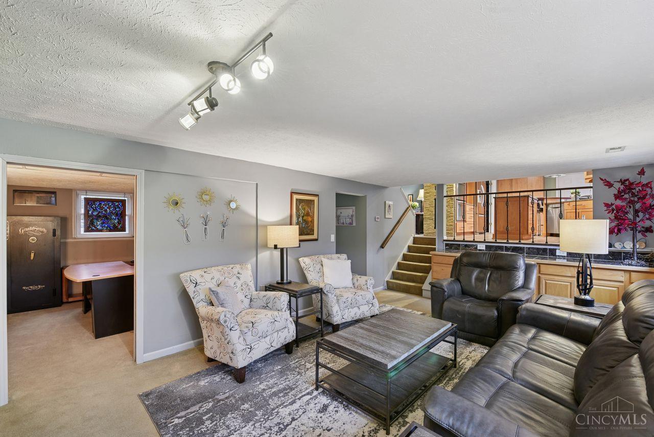 8819 Pembrooke Street