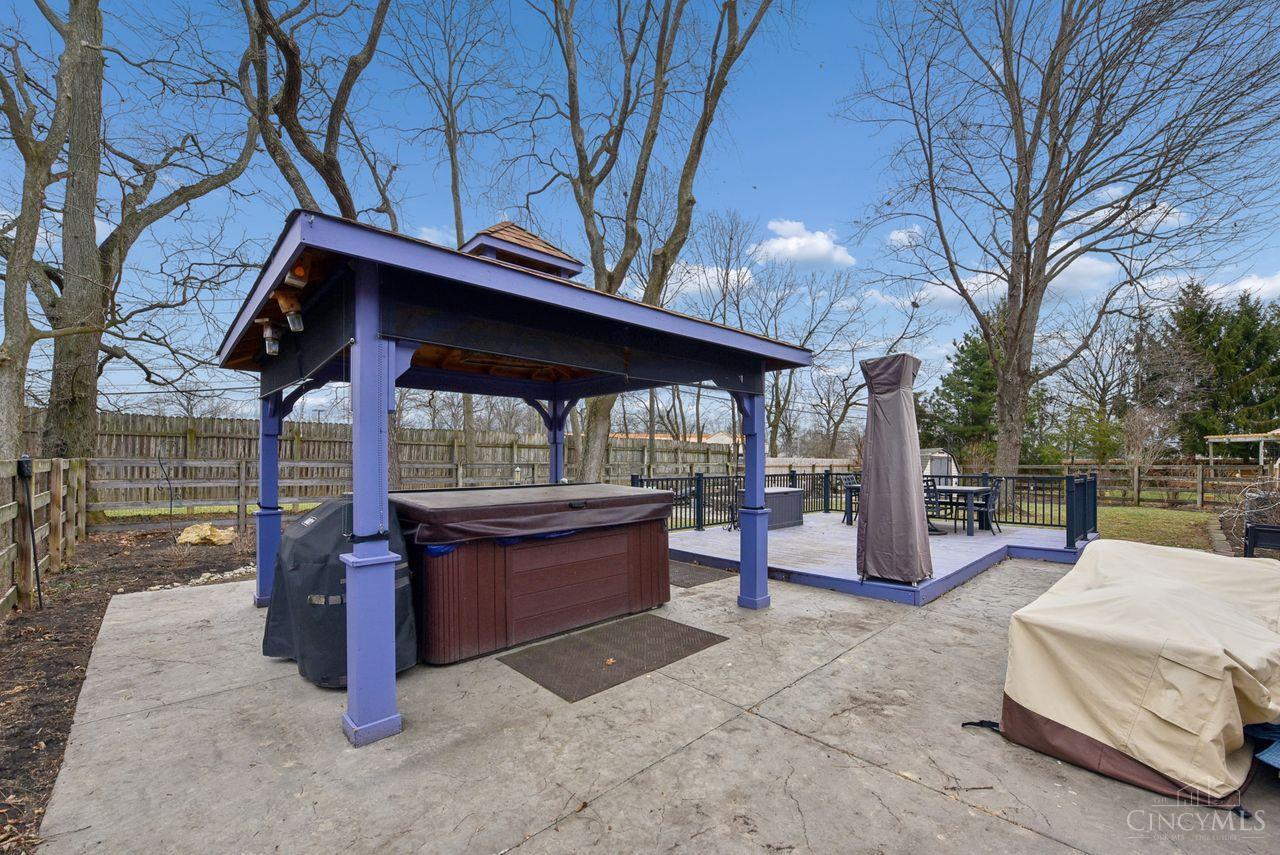 8819 Pembrooke Street