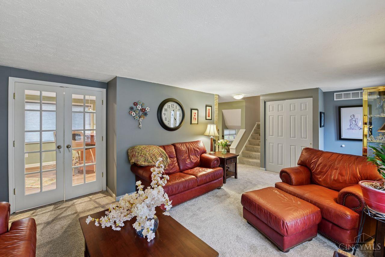 8819 Pembrooke Street