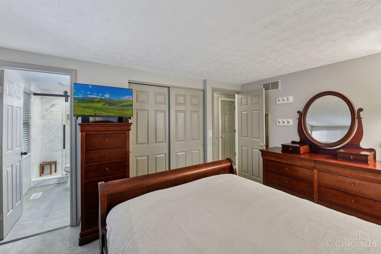 8819 Pembrooke Street