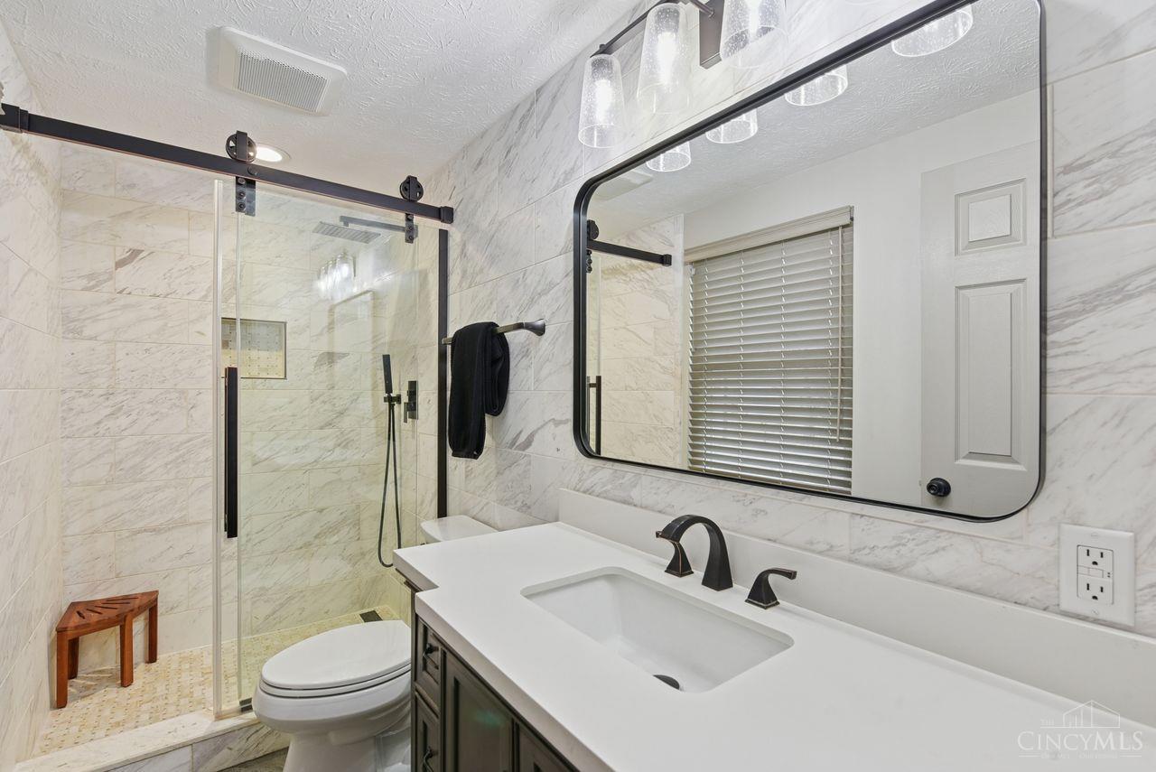 8819 Pembrooke Street