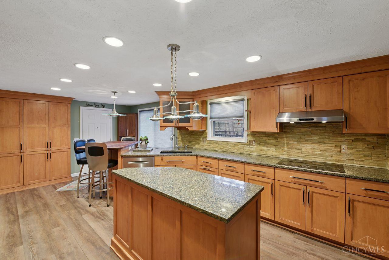 8819 Pembrooke Street